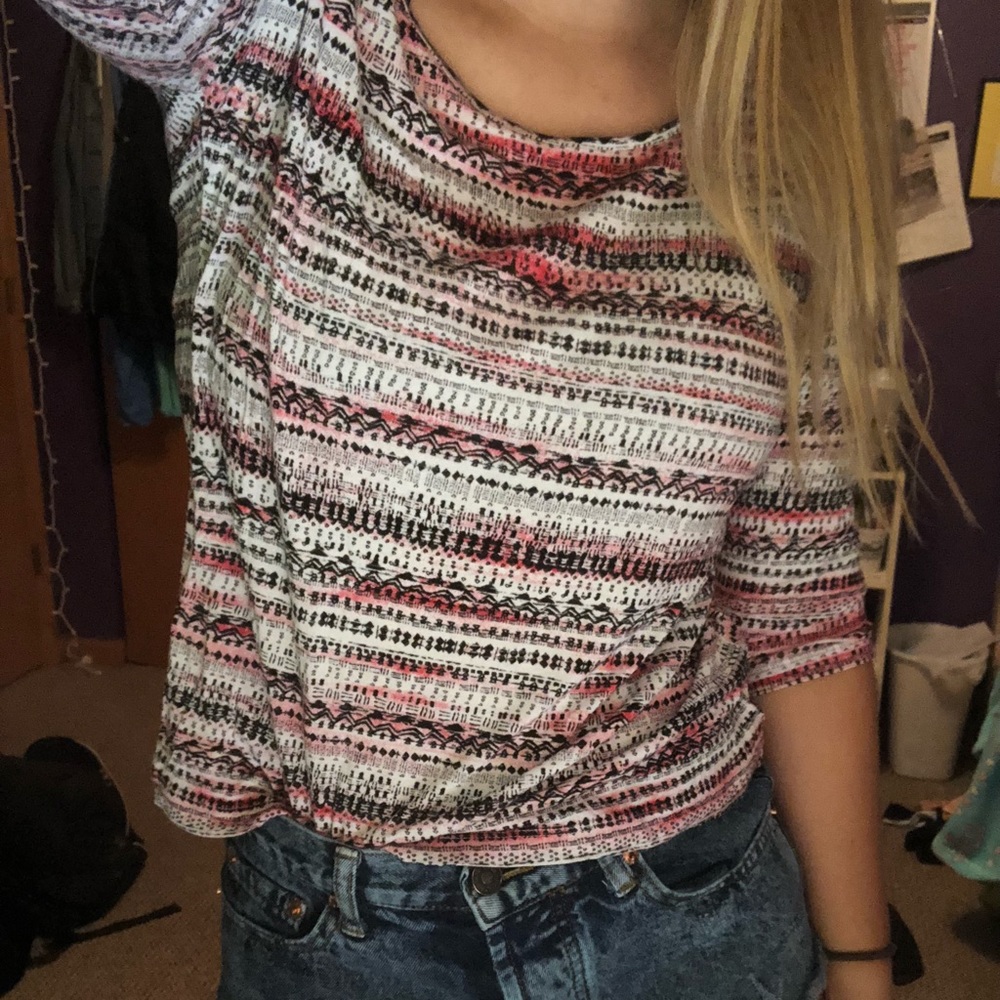 3/4 patterned top
